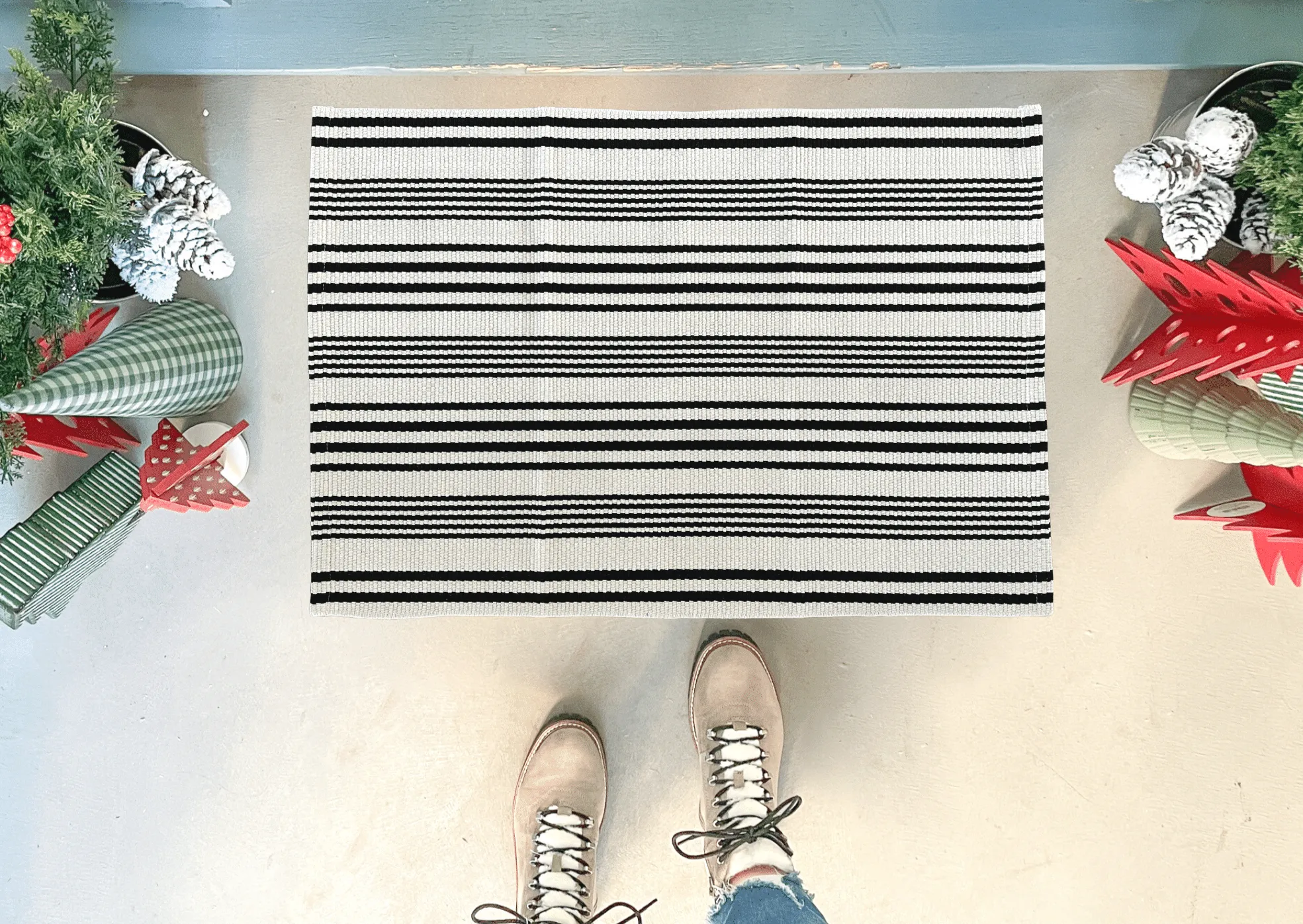 Black and White Striped Accent Rug, 2X3