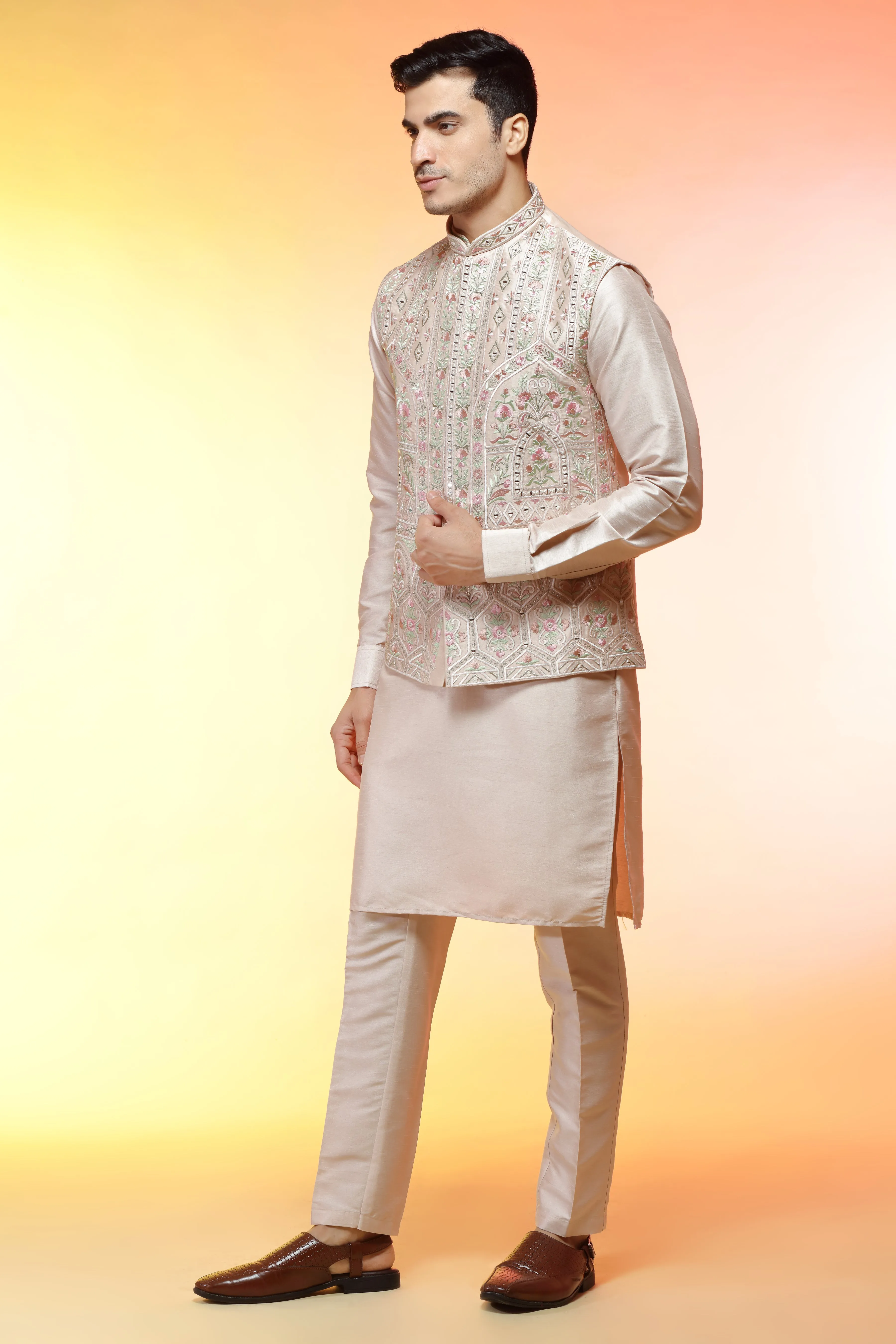 Cream Silk jacket set in floral embroidery