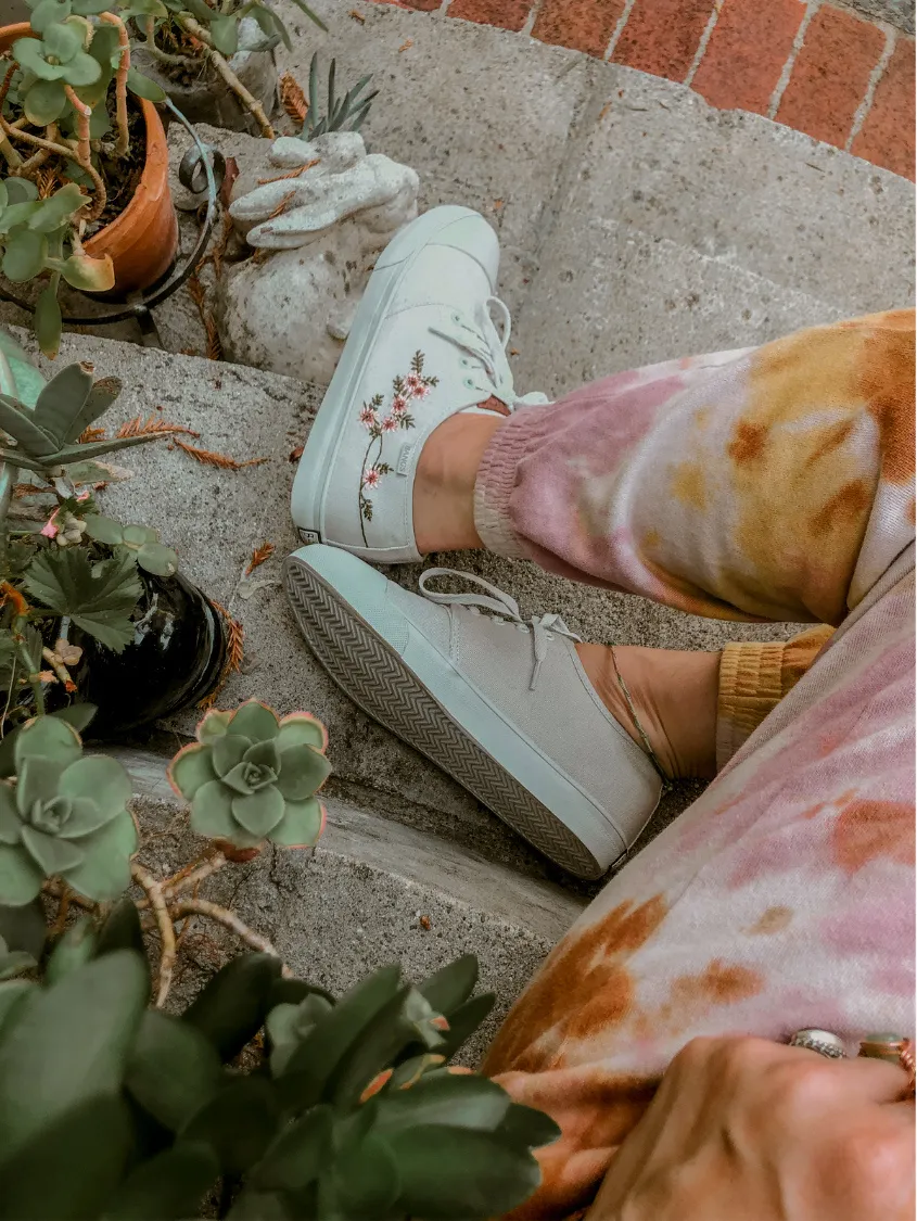 London Fog Floral Low Top